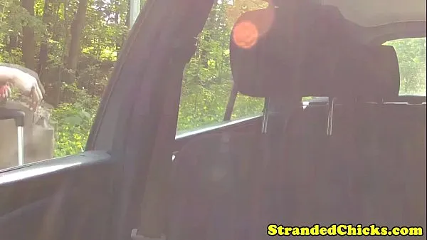 최고의 Innocent hitchhiking teen from russia car sex 클립 비디오