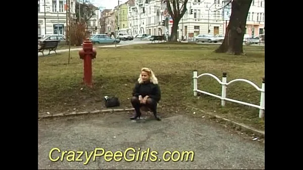 Meilleurs clips Fille de pipi fou dans le parc sexe Vidéos