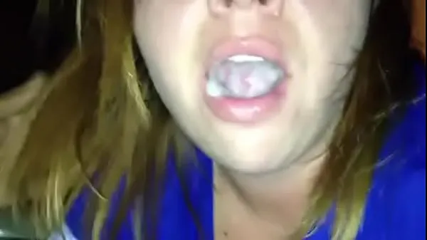 Beste Wife Deepthroats Friend And Swallows clips Video's