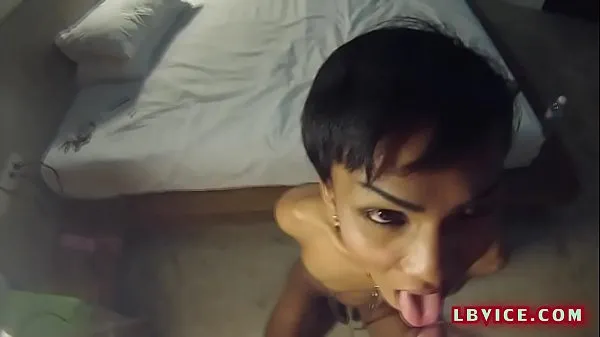 Melhores clipes de Thai Femboy Bo chupando pau e fodido sem sela Vídeos