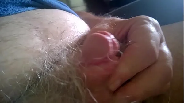 Beste Old mans small limp cock pees in toilet but cannot jackoff clips Video's