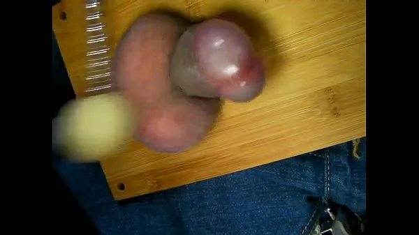 Meilleurs clips Écraser les testicules et éjaculer Vidéos