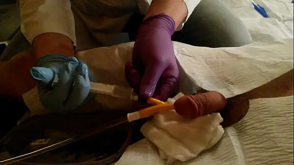 Τα καλύτερα βίντεο κλιπ My First Catheter Insertion