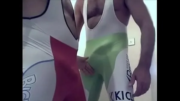 최고의 Worship each other bulges singlet 클립 비디오