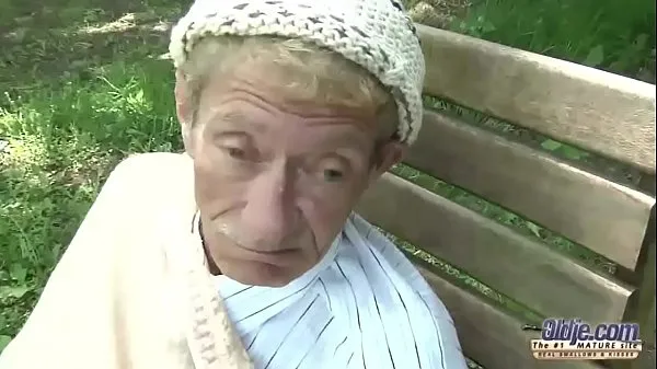 Najboljši posnetki Old Young Porn Teen Gold Digger Anal Sex With Wrinkled Old Man Doggystyle videoposnetki