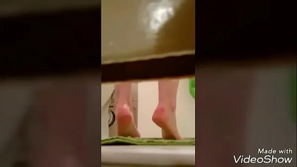 Τα καλύτερα βίντεο κλιπ Voyeur twins shower roommate spy
