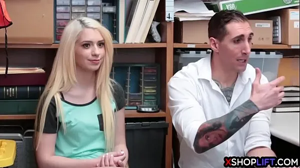最佳Hot blonde teen fucked in front of her stepdad by security剪辑视频