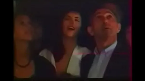 I migliori video di clip Vecchio uomo tentare la donna a fuochi d'artificio di Capodanno