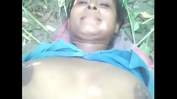Best Desi Village Aunty Fucked Outdoor with Young Lover klipp videoer