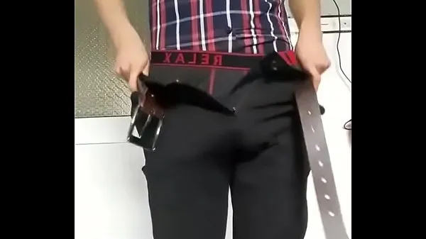 最佳Masturbating in pants剪辑视频