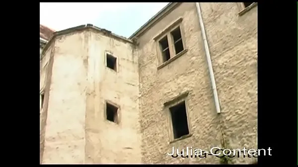 Najlepsze Threesome in an abandoned castle klipy Filmy