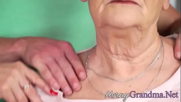 Video klip Pussy licked grandmother terbaik