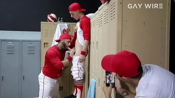 I migliori video di clip GAYWIRE - Il giovane giocatore di baseball ottiene un po 'di amore anale duro dall'allenatore