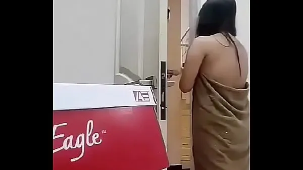 Best Eagle Boob Slip Show Zusteller clips Videos