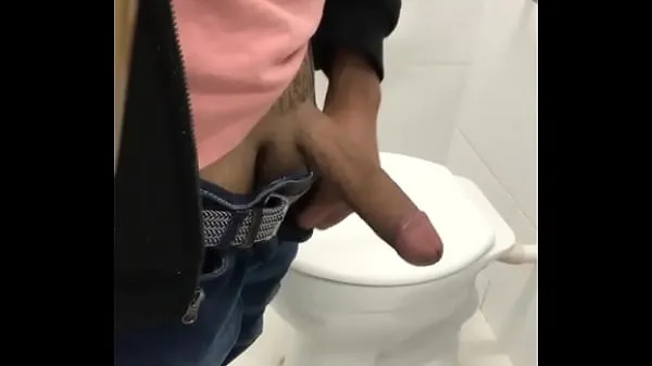 Bästa handjob in the bathroom klipp Videor