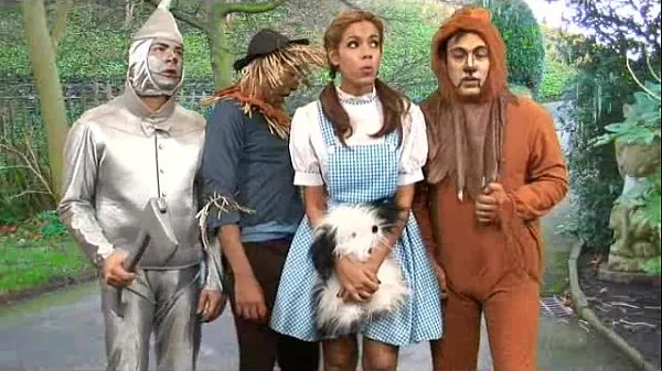 بہترین Dorothy Ass Bounces With the Witch کلپس ویڈیوز
