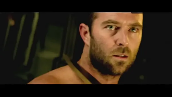 Los mejores clips de Sullivan Stapleton Shirtless, Straight Scene in 300: Rise Of An Empire Videos