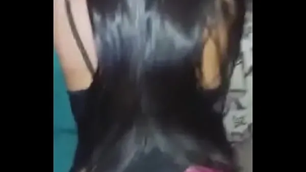 Los mejores clips de Chica joven dando culo en el sofá Videos