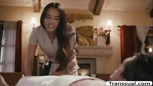 Melhores clipes de TS Jessica satisfaz as necessidades anal dos seus clientes Vídeos