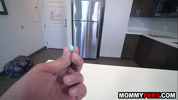 Parhaat stepson takes step dad's viagra to fuck stepmom leikkeet Videot