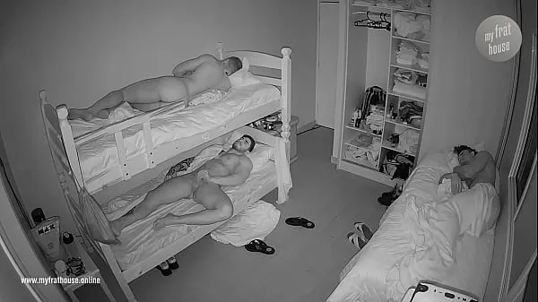 Los mejores clips de Cámara oculta real en el dormitorio de los chicos por la noche Videos