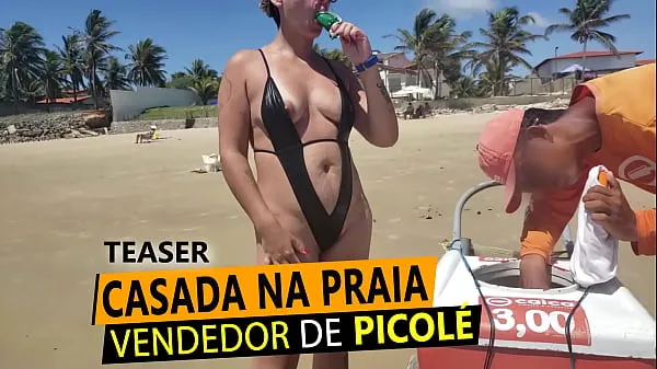 I migliori video di clip Blonde Sposato perizoma sulla spiaggia, pagando le tette al venditore di ghiaccioli in RN