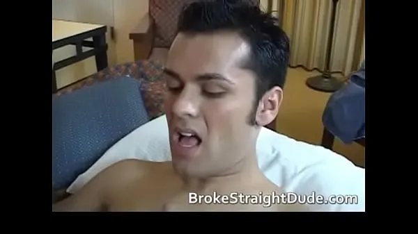 أفضل مقاطع فيديو Broke straight guys goes gay for money gay porno