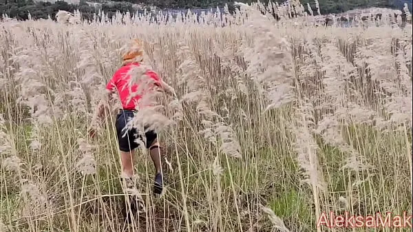 Meilleurs clips La chatte étroite de la belle-soeur baise en plein air en public Vidéos