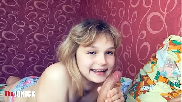 Najboljši posnetki Naughty Stepdaughter gives blowjob to her / cum in mouth videoposnetki