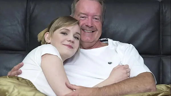 Video klip Sexy blonde bends over to get fucked by grandpa big cock terbaik