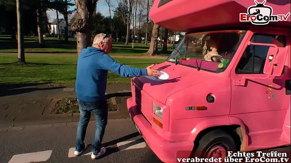 Video klip Grandpa picks up German teen on the street and fucks her in the car terbaik