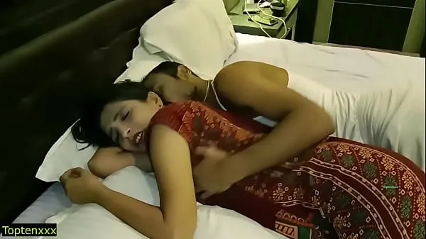 Najlepšie Indian hot beautiful girls first honeymoon sex!! Amazing XXX hardcore sex klipy Videá