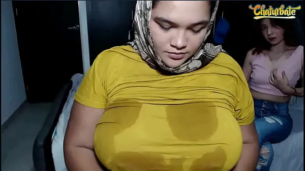 Najboljši posnetki Cam Girl Drinks Her Milk videoposnetki