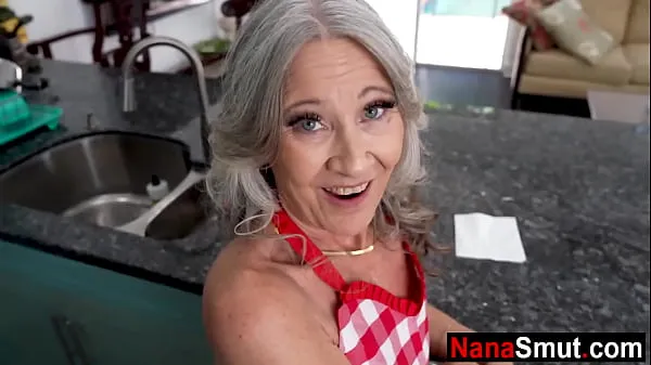 Parhaat My step grandmother is too horny :D leikkeet Videot