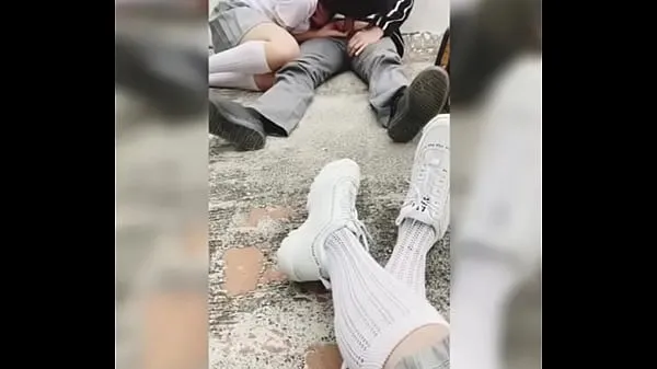 Meilleurs clips MEILLEURS AMIS Des étudiants salopes de l'école technique ont enregistré en train de sucer la bite d'un mec et de baiser à l'école! Écolière mexicaine amateur baise en public, étudiant Vidéos