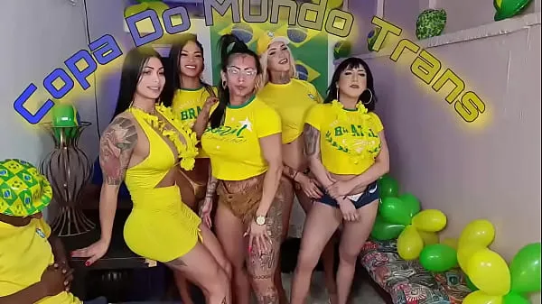 I migliori video di clip Sabrina Prezotte e le sue amiche trans alla dispensa