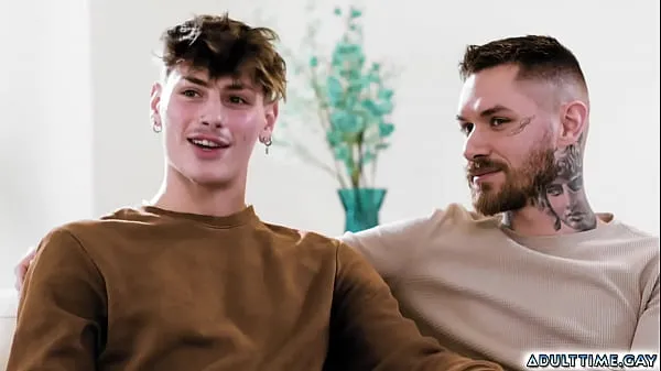 Best Twinks wechseln Partner mit ihren heißen Professoren clips Videos