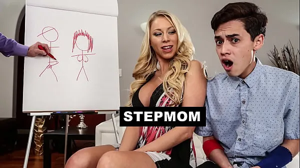 En iyi Stepmom Katie Morgan Helps Juan El Caballo Loco Lose His Virginity klipleri Videoları