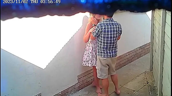 أفضل مقاطع فيديو Cctv camera caught couple fucking outside public restaurant