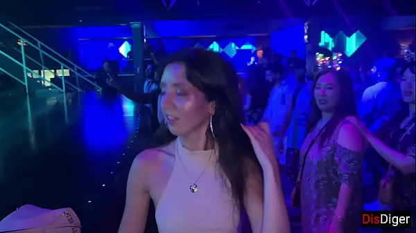 最高のHorny girl agreed to sex in a nightclub in the toiletクリップビデオ