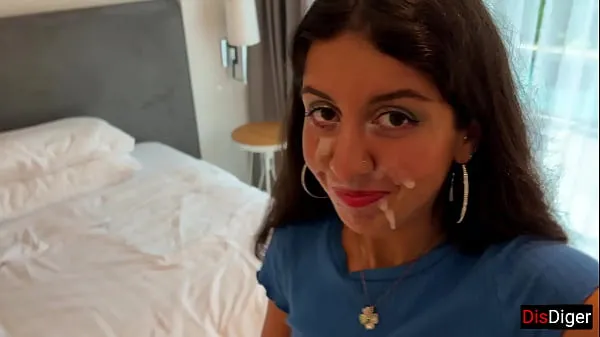 Beste Step sister lost the game and had to go outside with cum on her face - Cumwalk clips Video's