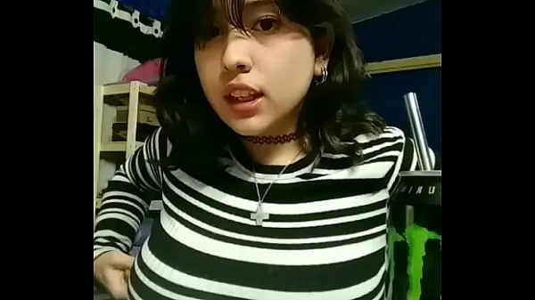 بہترین Whore takes them out of her blouse کلپس ویڈیوز