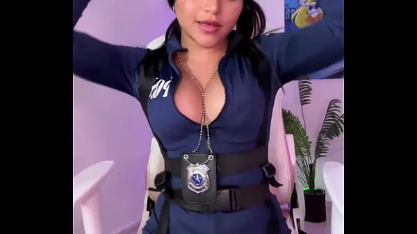 Bedste 19 year old slut in police uniform in private show klip videoer