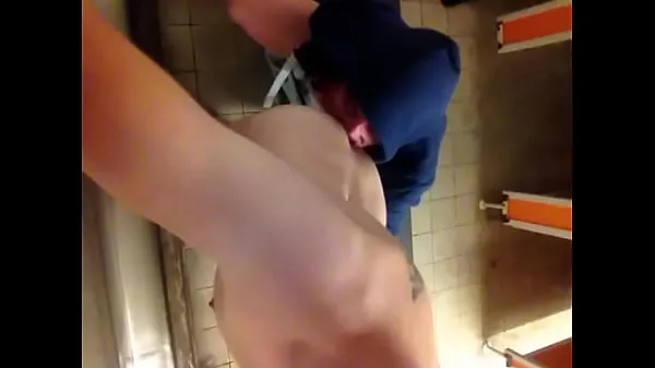 Meilleurs clips Trouvé très pervers chav dans certaines toilettes lol pt.1 Vidéos